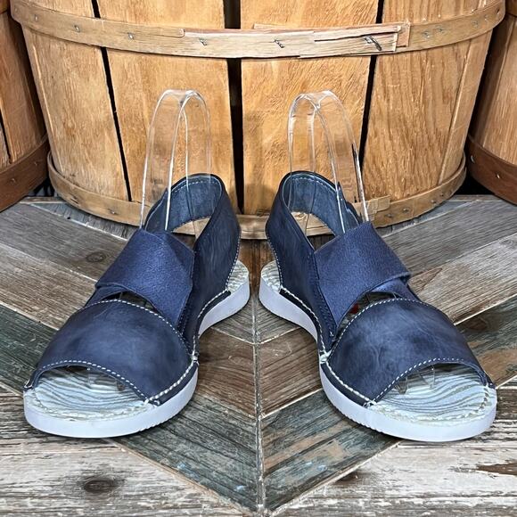 Softinos Tai383 Washed Navy Blue Leather Slingback Sandals Womens Size EU 37 - Picture 7 of 12